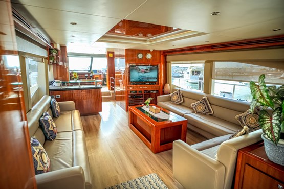 Big daddy yacht | AED1400/hour